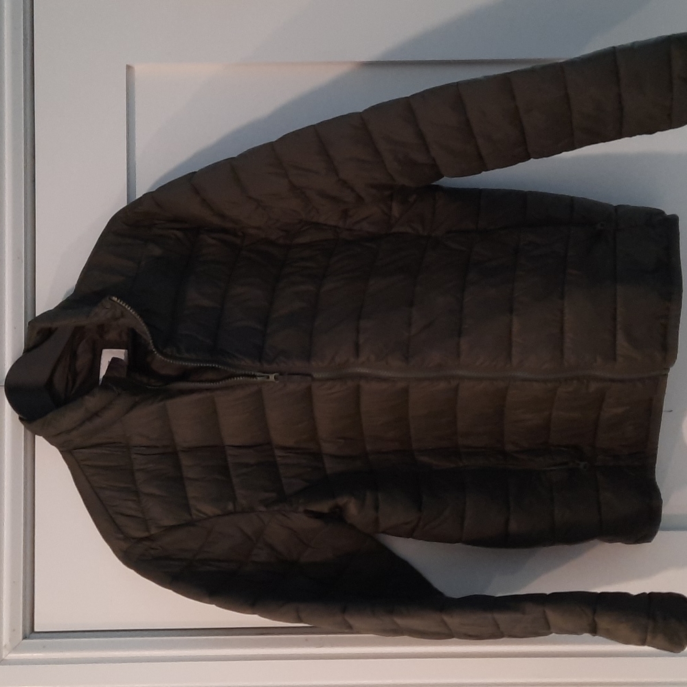 Mens puffer jacket in Dark olive green size Medium